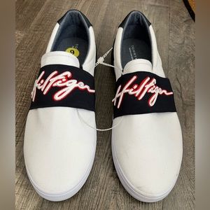 Brand new Tommy Hilfiger Men’s realist sneaker shoe size 9